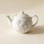 Profile Teapot, studio photo